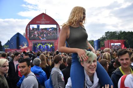 Москва.  Во время фестиваля болельщиков FIFA Fan Fest 2018 на Воробьевых горах.