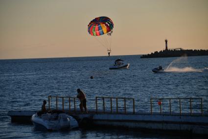 Сочи. На парашюте над морем.