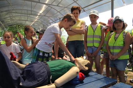 Ставрополь. Ставропольские спасатели провели занятия со школьниками.