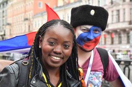 Санкт-Петербург. Болельщики перед началом матча группового этапа чемпионата мира по футболу - 2018 между сборными командами России и Египта.