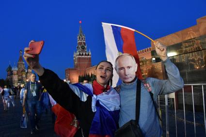 Москва. Болельщики чемпионата мира по футболу 2018 на Красной Площади.