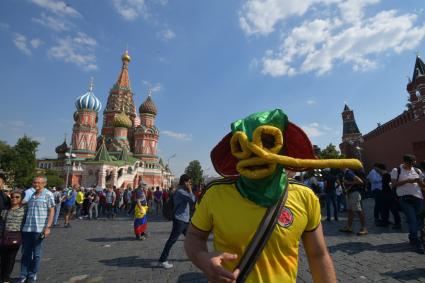 Москва. Болельщики чемпионата мира по футболу 2018 на Красной площади.