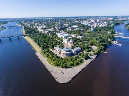 Тверь. Место, где река Тверца впадает в Волгу.