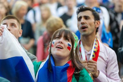 Санкт-Петербург. Болельщики сборной России в фан-зоне во время трансляции матча группового этапа чемпионата мира по футболу - 2018 между сборными командами Уругвая и России.