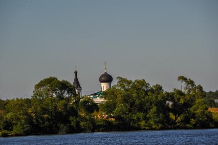 Тверская область, Конаково. Церковь на берегу Волги.