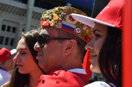 Москва. Болельщики у стадиона `Лужники` перед началом матча группового этапа чемпионата мира по футболу - 2018 между сборными командами Португалии и Марокко.