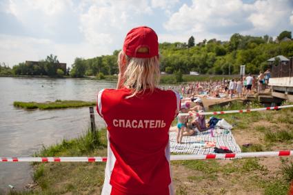 Пермь. Спасатели на городском пляже.