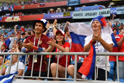 Самара. Болельщики перед матчем группового этапа ЧМ-2018 по футболу между сборными Уругвая и России.