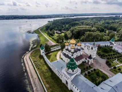 Кострома. Свято-Троицкий Ипатьевский монастырь.