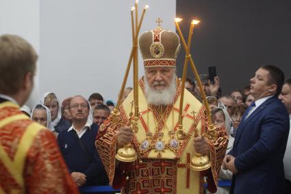 Свердловская область. Алапаевск. Патриарх Кирилл во время освящения храма Федоровской иконы Божией Матери, построенного на территории мужского монастыря, у места, где в июле 1918 года были убиты члены Дома Романовых