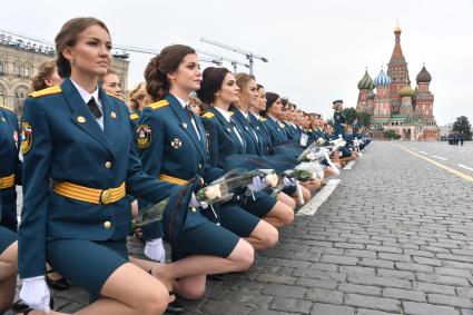 Москва. Во время торжественной церемонии, посвященной выпуску курсантов и кадетов вузов МЧС России  на Красной площади.