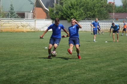 Самара. Во время занятий воспитанников детской футбольной Академии имени Юрия Коноплева.