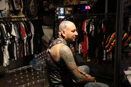 Диск269. Арт-фестиваль THE MOSCOW TATTOO SHOW. 2015. На снимке: мужчина с татуировками