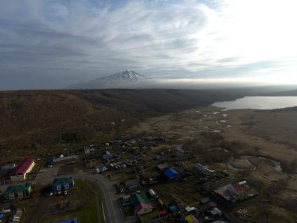 Остров Итуруп, Курильск. Вид на город с высоты.