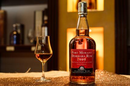 Челябинск. Ром `Port Morant` Demerara Rum 1999   в  супермаркете.