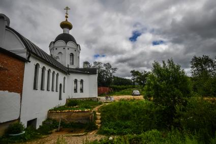 Селигер, село Ельцы. Часовня с купелью у родника `Здоровец`, освященного в честь Образа Пресвятой Богородицы.