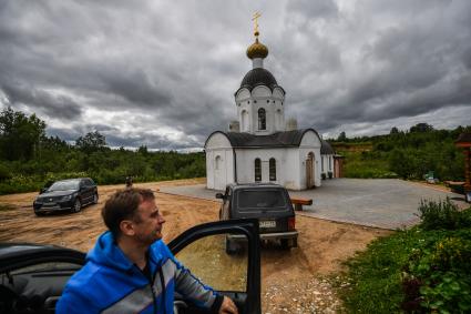 Селигер, село Ельцы. Часовня с купелью у родника `Здоровец`, освященного в честь Образа Пресвятой Богородицы.