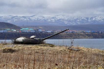 Остров Итуруп. Огневая точка на основе танковой башни  сохранилась со времен войны.