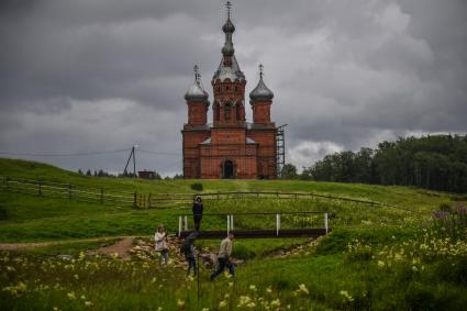 Тверская область, Волговерховье. Спасо-Преображенская церковь в Ольгином  монастыре у истока  Волги.