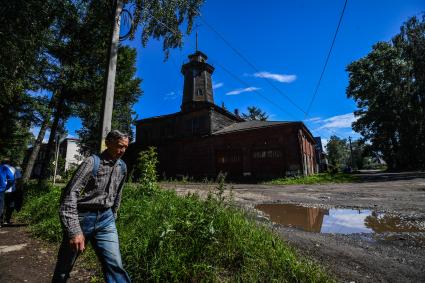 Селигер, Осташков. Вид на старинную  пожарную  башню.