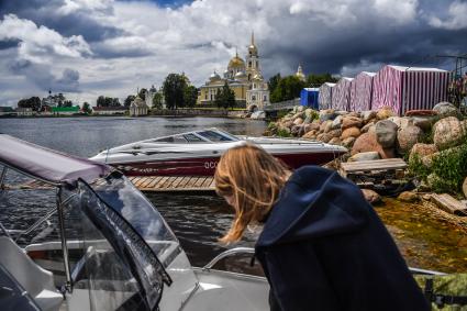 Селигер. Вид на монастырь Нилова Пустынь.