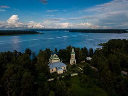 Тверская область,Осташковский район, Заречье. Вид сверху на турбазу `Сокол`.