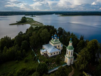 Тверская область,Осташковский район, Заречье. Вид сверху на турбазу `Сокол`.