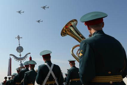 Санкт-Петербург, Кронштадт. Военный духовой оркестр во время главного военно-морского  парада в честь Дня ВМФ России.