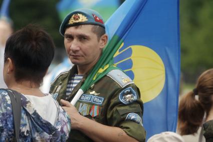 Екатеринбург. Десантник во время празднования дня ВДВ