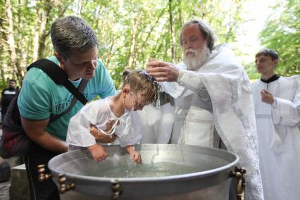 Ставрополь. Массовое крещение на Холодных родниках.