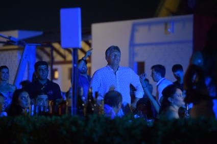 Азербайджан, Баку. Пресс-секретарь президента Рф Дмитрий Песков во время концерта на музыкальном фестивале `Жара`.