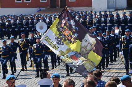 Москва. Торжественный парад в честь празднования Дня Воздушно-десантных войск на Красной площади.