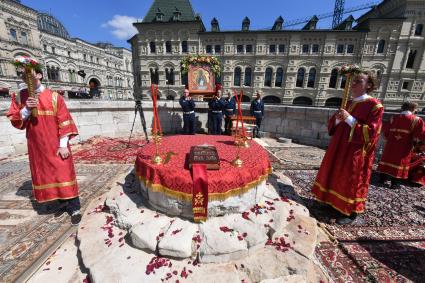 Москва. Торжественный молебен памяти святого пророка Илии на Лобном месте в честь празднования Дня Воздушно-десантных войск на Красной площади.