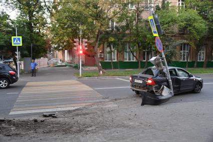 Москва.  Автомобиль, пострадавший в результате ДТП  на Петровско-Разумовском проезде.