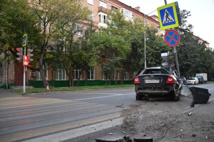 Москва.  Автомобиль, пострадавший в результате ДТП  на Петровско-Разумовском проезде.