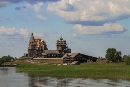 Республика Карелия. Кижский погост на территории музея-заповедника `Кижи`.