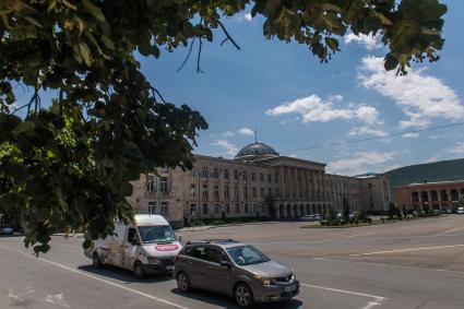 Грузия,  Гори.   Здание мэрии на площади Сталина.