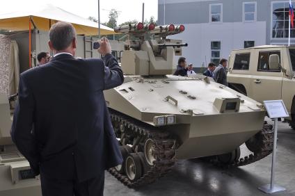 Московская область, Кубинка. Боевая автоматизированная система БАС-01Г БМ `Соратник` на выставке военной техники в рамках международного военно-технического форума `Армия-2017` в парке `Патриот`.