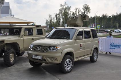 Московская область, Кубинка. УАЗ с боевым модулем на выставке военной техники в рамках международного военно-технического форума `Армия-2017` в парке `Патриот`.