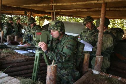 Ленинградская область. Совместные учения военных России и Сербии.