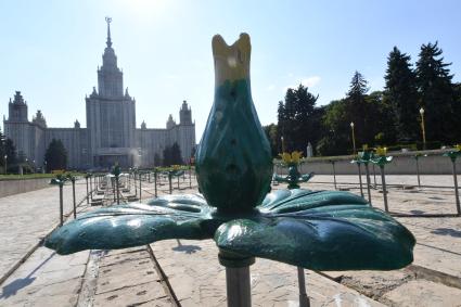 Москва. Благоустройство Университетской площади на Воробьевых горах.