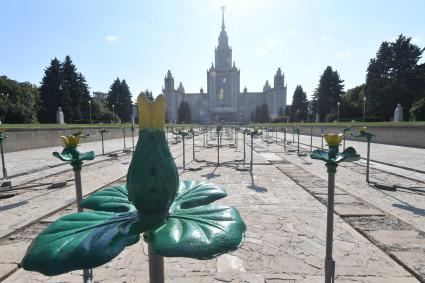 Москва. Благоустройство Университетской площади на Воробьевых горах.