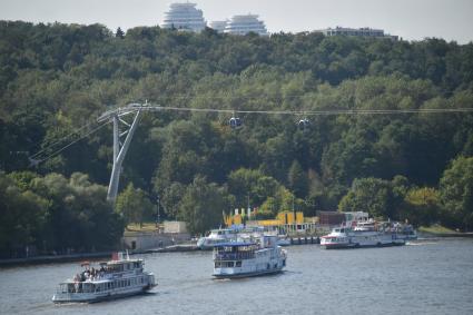 Москва. Канатная дорога на Воробьевых горах.