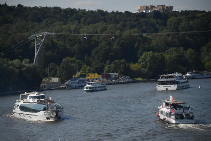 Москва. Канатная дорога на Воробьевых горах.