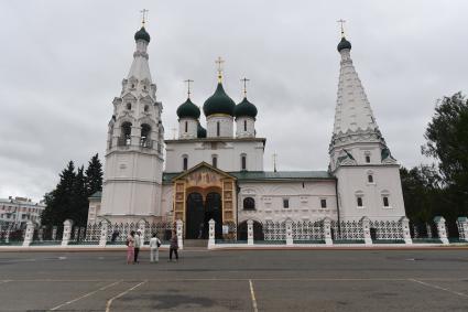 Ярославль. Вид на церковь Ильи Пророка на Советской площади.