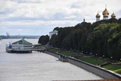 Ярославль. Вид на набережную Волги.