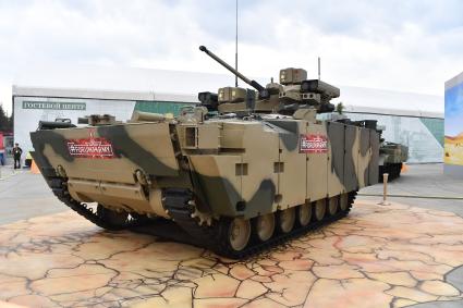 Московская область, Кубинка. Боевая машина пехоты (БМП) на гусеничной платформе `Курганец-25` на открытии IV Международного военно-технического форума (МВТФ) `Армия-2018` в парке `Патриот`.