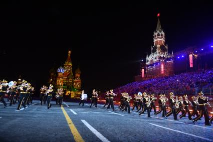 Москва. Выступление музыкальных коллективов из разных стран на Международном музыкальном фестивале `Спасская Башня`на Красной площади.