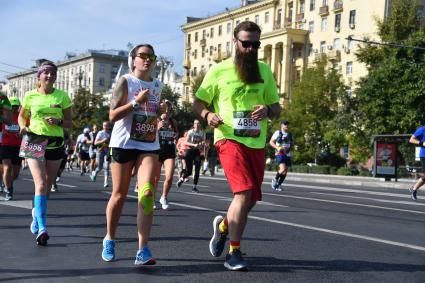 Москва. Участники полумарафона `Лужники`, посвященного истории олимпийского комплекса.