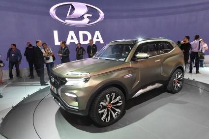 Москва. Концептуальный внедорожник Lada 4х4 Vision во время презентации на московском международном автомобильном салоне в МВЦ `Крокус Экспо`.